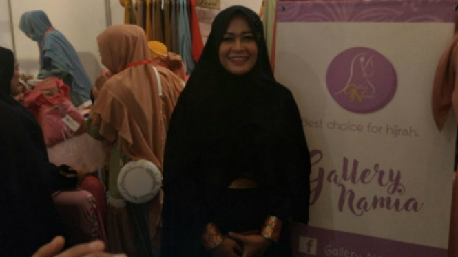 Desainer Diksi Hera Berliana owner Galeri Namia.