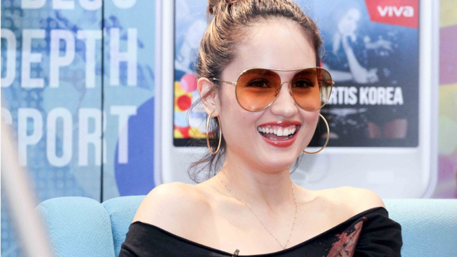 Cinta Laura