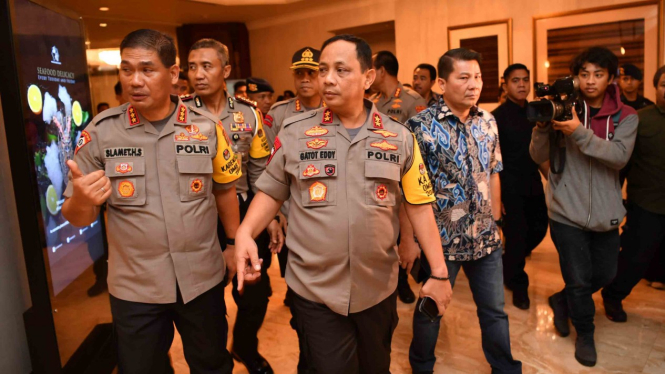Kapolda Metro Jaya Irjen Pol Gatot Eddy Pramono (tengah). 