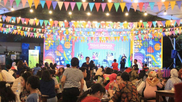 Suasana Pasar Senggol di Summarecon Mall Bekasi. 