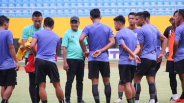 Para pemain Sriwijaya FC berlatih.