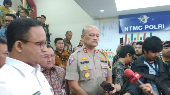Kepala Korlantas Polri Irjen Polisi Refdi Andri dan Gubernur DKI Anies Baswedan.