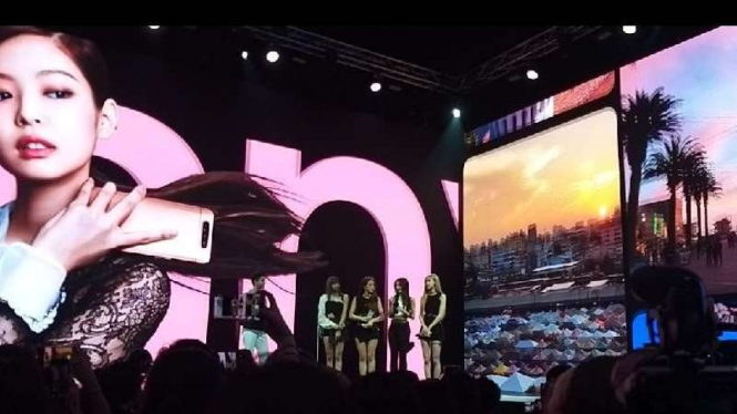 Samsung Galaxy A80 dengan Blackpink.