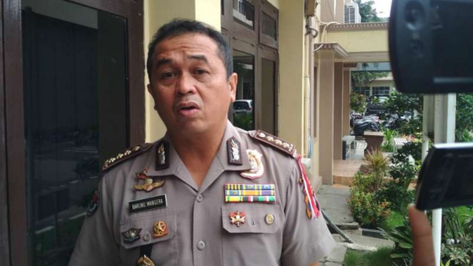 Kepala Bidang Hubungan Masyarakat Kepolisian Daerah Jawa Timur Komisaris Besar Polisi Frans Barung Mangera di Markas Polda Jatim, Surabaya, Kamis, 11 April 2019.