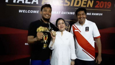 Ketua Steering Committee (SC) Piala Presiden, Maruarar Sirait (kanan)