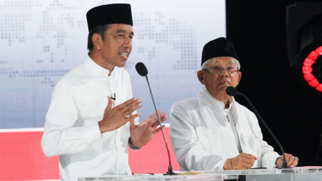 Pasangan Jokowi-Ma'ruf Amin saat debat kelima Pilpres  2019