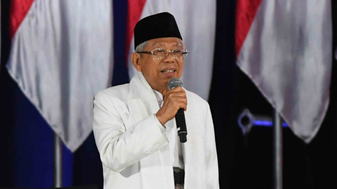 Cawapres nomor urut 01 Ma'ruf Amin saat mengikuti debat kelima Pilpres 2019 di Hotel Sultan, Jakarta, Sabtu, 13 April 2019.
