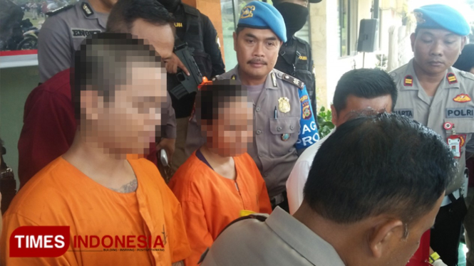 Suami-istri saat diamankan di Mapolresta Denpasar, Senin (15/4/2019).(FOTO Khadafi/TIMES Indonesia).