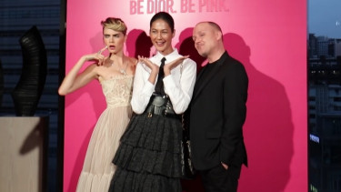 Cara Delevingne dan Paula Verhoeven