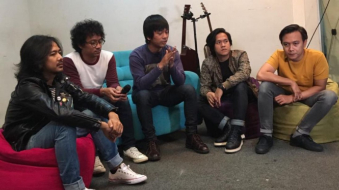 DMasiv di Kantor VIVA