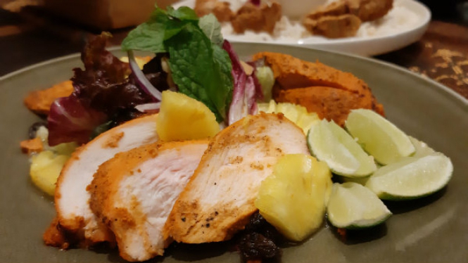 Plecing Ayam Resto Hotel JW Marriott