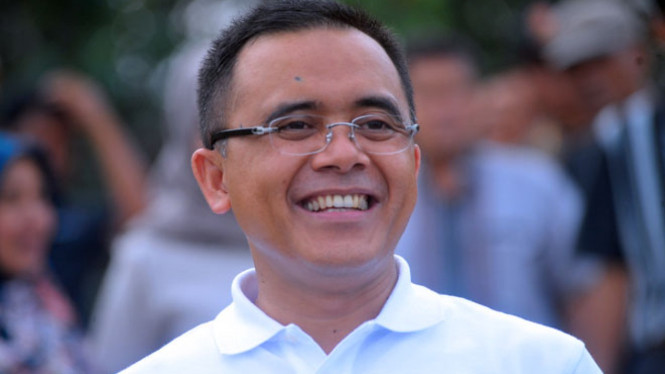 Bupati Banyuwangi Abdullah Azwar Anas mengajak warga bangun pagi untuk nyoblos ke TPS (FOTO: Istimewa)