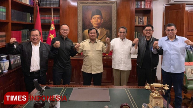 Capres Urut Nomor 02 Prabowo Subianto bersama para Sekjen partai koalisi. (FOTO: BPN For TIMES Indonesia)
