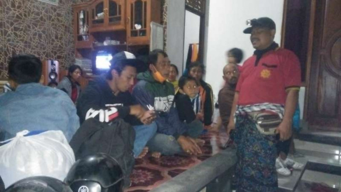 Warga Bali mengungsi akibat Erupsi Gunung Agung.