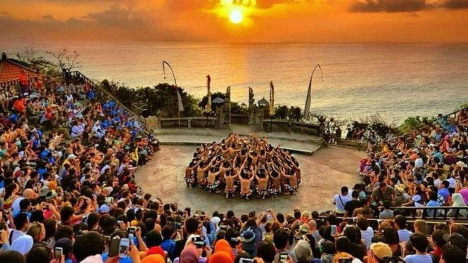 Tari Kecak di Uluwatu.