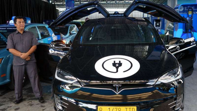 Mobil listrik Tesla Model X jadi taksi.