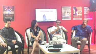 Butet Kartaredjasa dalam konferensi pers lakon Para Pensiunan 2049