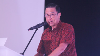 Disebut Gibran Berkali-kali, Tom Lembong: 7 Tahun Saya Membuat Contekan bagi Ayahnya