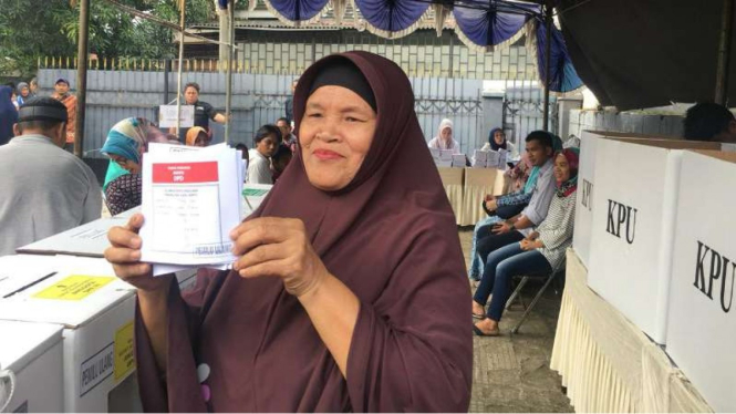Ratusan Warga Lakukan Pemungutan Suara Ulang