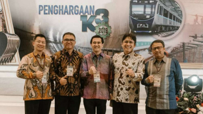 PT Dian Swastatika Sentosa raih penghargaan K3 dari Kementerian Tenaga Kerja.
