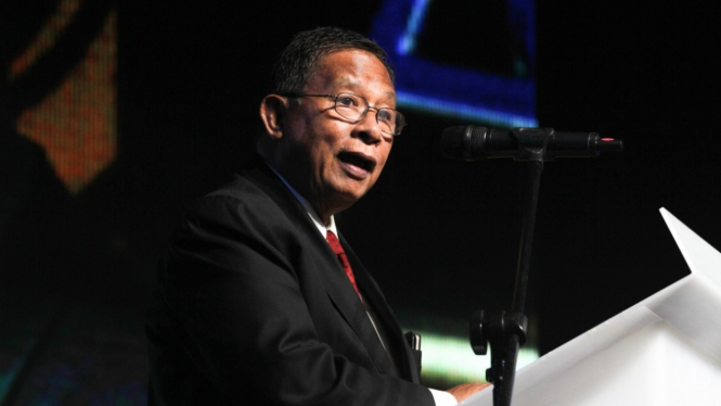 Menteri Koordinator bidang Perekonomian, Darmin Nasution, rangkap jabatan jadi Plt Menteri Koordinator Bidang Pembangunan Manusia dan Kebudayaan. 