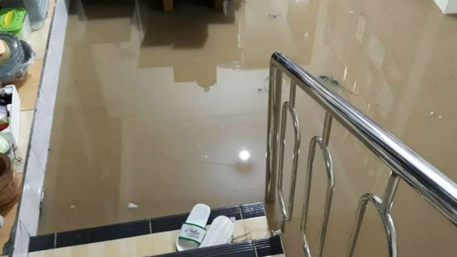 Pemukiman warga tergenang banjir kiriman di Depok.