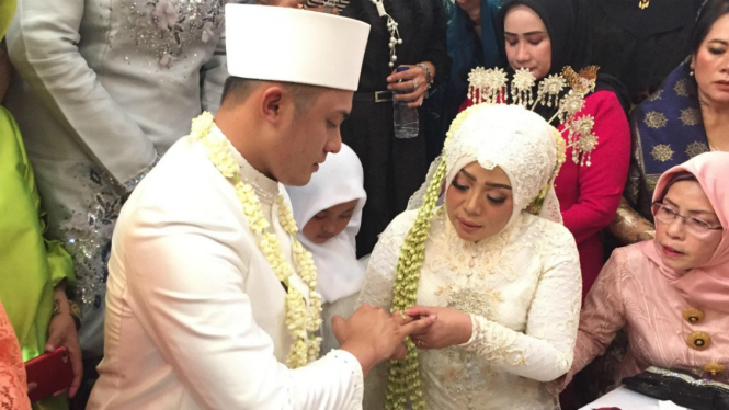 Muzdalifah menikah lagi.