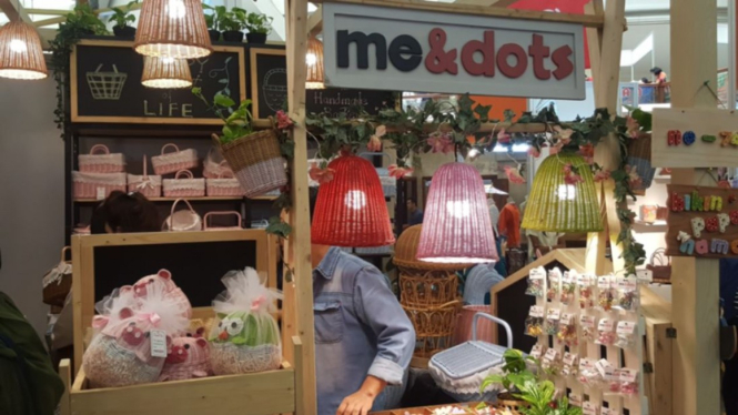 Produk-produk rotan Me & Dots