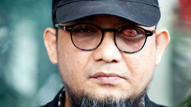 Penyidik Senior Komisi Pemberantasan Korupsi (KPK) Novel Baswedan memberikan keterangan pers di Gedung KPK, Jakarta