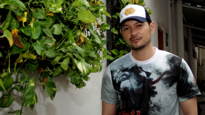 Pemain Film Roh Fasik, Evan Sanders kunjungi VIVA.
