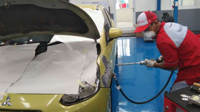 Bengkel perbaikan bodi dan cat Mitsubishi di Semarang