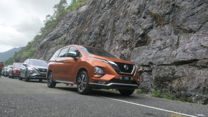 All New Nissan Livina test drive