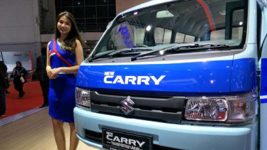 Usher otomotif di pameran IIMS 2019