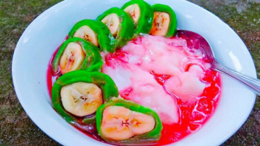 Es pisang ijo.