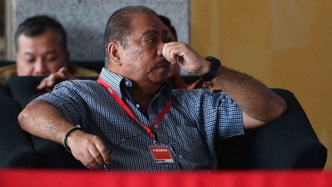 Anggota DPR Melchias Marcus Mekeng saat menunggu untuk menjalani pemeriksaan di kantor KPK di Jakarta beberapa waktu lalu.