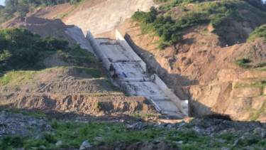 Spillway Bendungan Karalloe di Kabupten Gowa, Sulawesi Selatan.
