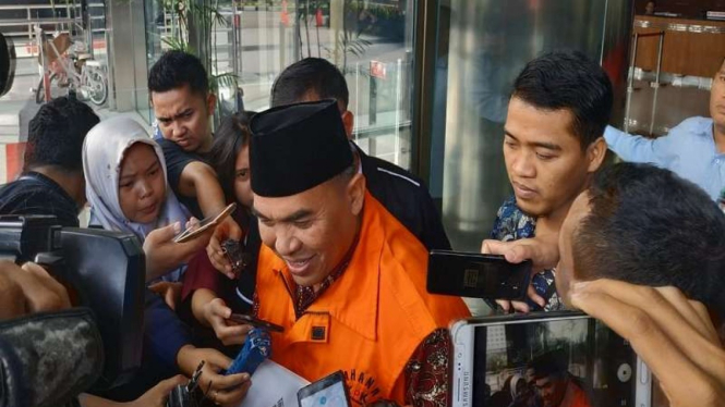 Bupati Jepara Ahmad Marzuqi ditahan KPK