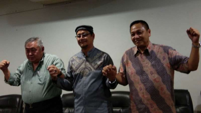 Presidium GNPF Ulama Edi Mulyadi (tengah).