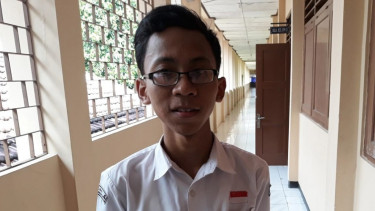 Hafidh, siswa SMAN 4 Solo dapat nilai 100 di semua mata pelajaran di UNBK