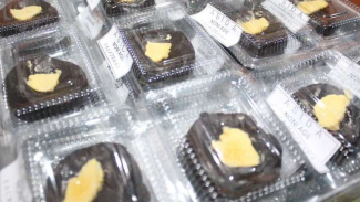 Asida, Kue Kenyal Terlaris di Ternate Saat Ramadan