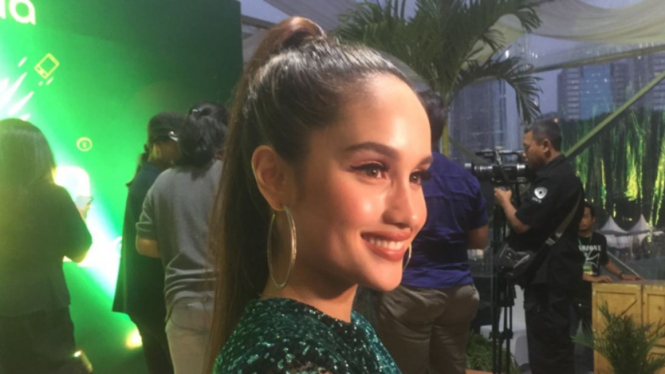 Cinta Laura