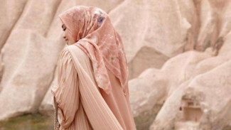Berhijab Makin Fashionable dan Stylish dengan Scarf Cantik