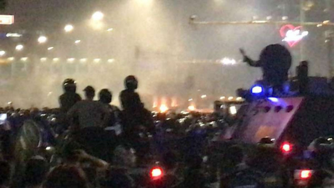 Suasana di sekitar Bawaslu, Rabu, 22 Mei 2019 malam.