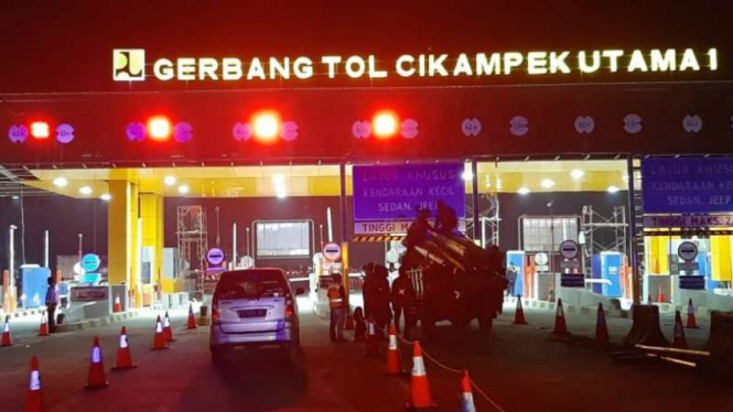 Gerbang Tol Cikampek Utama 1.