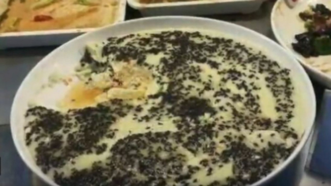 Telur kukus campur semut
