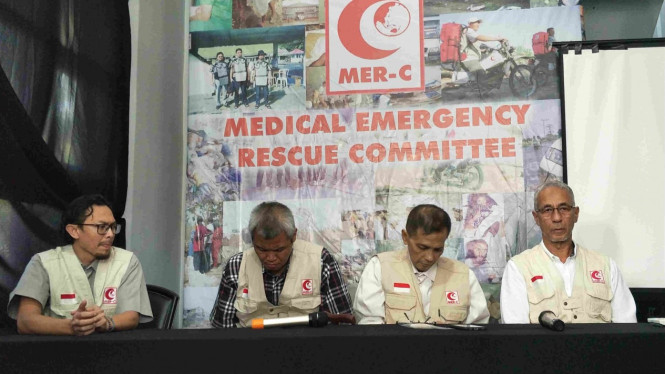 MER-C konferensi pers terkait penyerangan Dompet Dhuafa