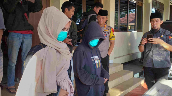 Dua tersangka kasus prostitusi online