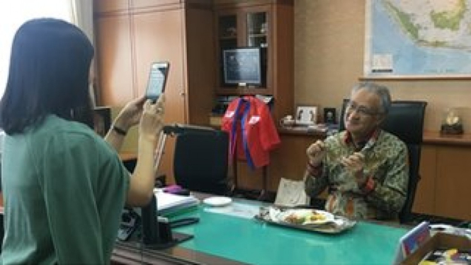 Dubes Ishii Masafumi di kantornya. - BBC