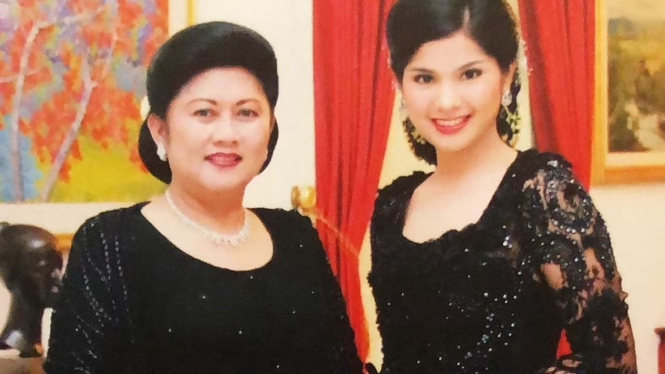 Ani Yudhoyono dan Annisa Pohan