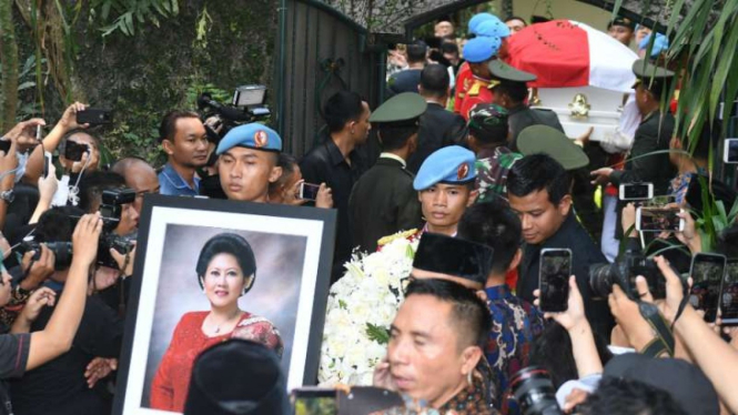 Jenazah Ani Yudhoyono.